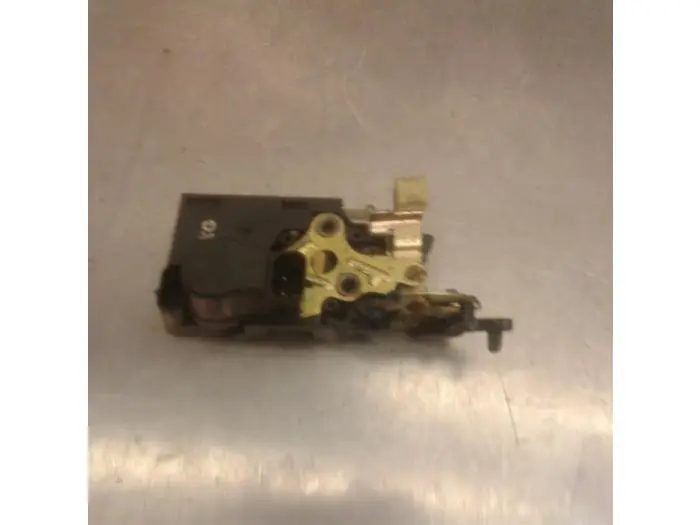 Rear door lock mechanism 4-door, left Daewoo Nubira