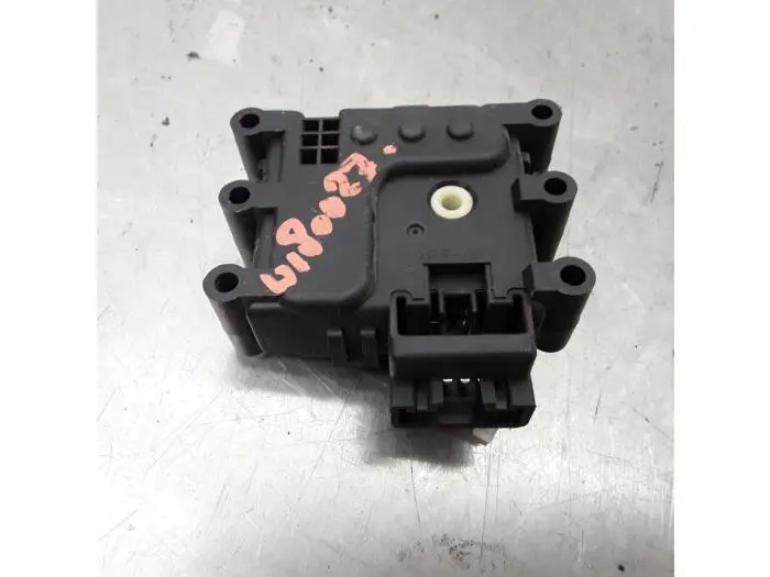 Heater valve motor Mazda 5.