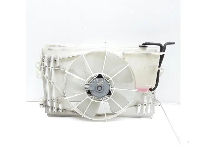 Cooling fans Toyota Corolla Verso