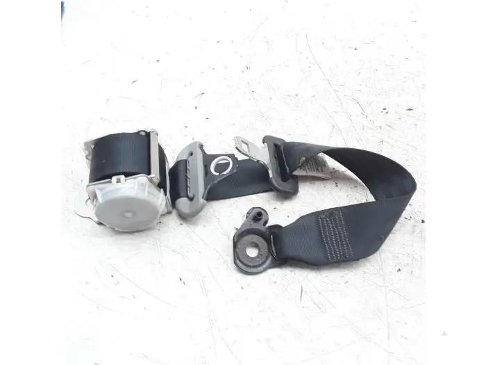 Rear seatbelt, right Toyota Yaris