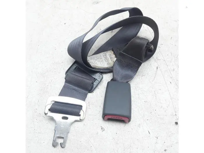 Rear seatbelt, centre Toyota Starlet