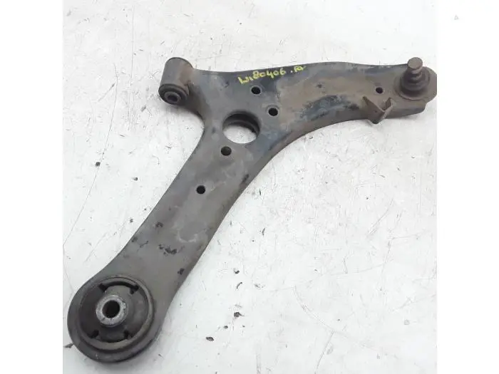 Front lower wishbone, right Kia Picanto