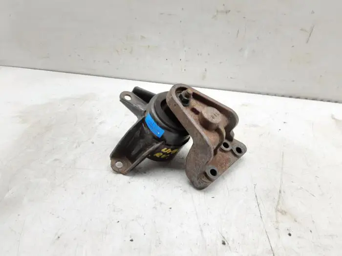 Engine mount Kia Picanto