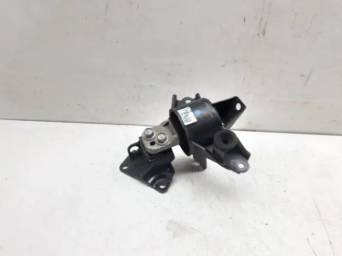 Gearbox mount Kia Cee'D