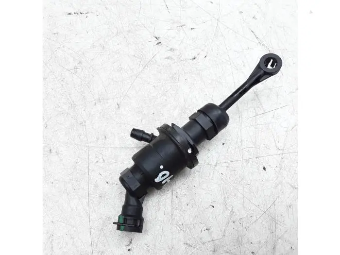 Clutch master cylinder Nissan Juke