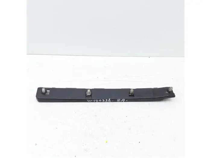 Rear bumper bracket, right Hyundai IX55