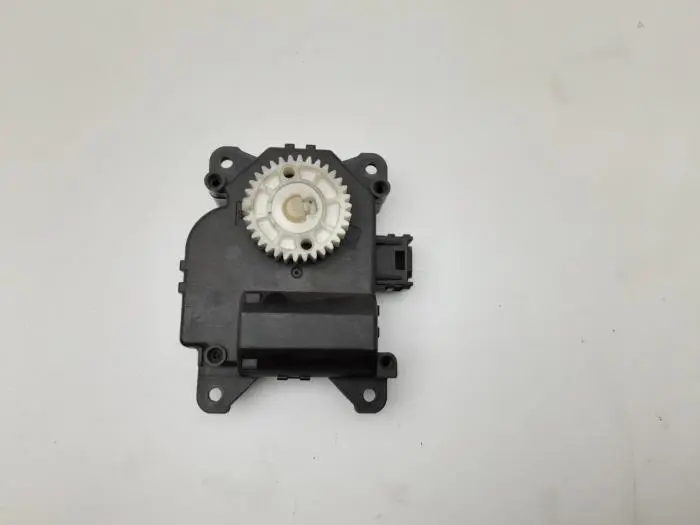 Heater valve motor Toyota Yaris