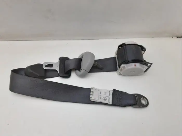 Rear seatbelt, left Toyota Avensis Verso