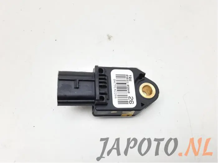 Airbag sensor Toyota Avensis