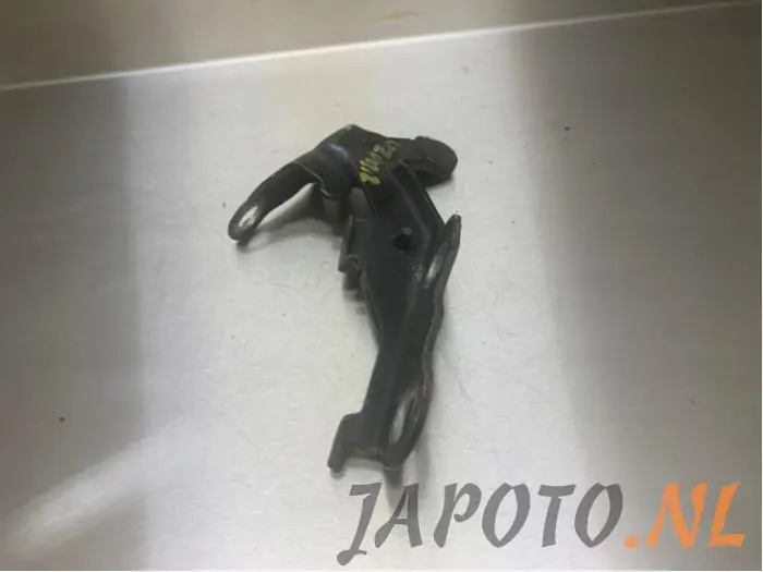 Bonnet Hinge Toyota Starlet