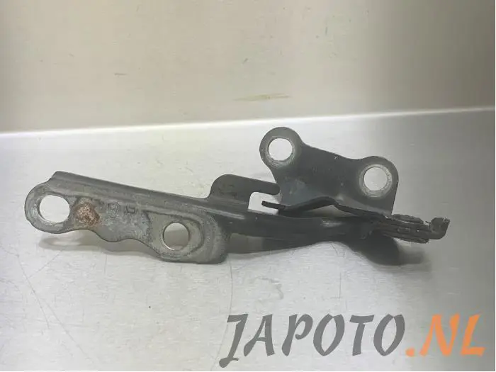 Bonnet Hinge Toyota Starlet