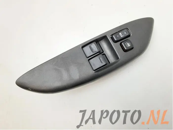 Multi-functional window switch Toyota Yaris