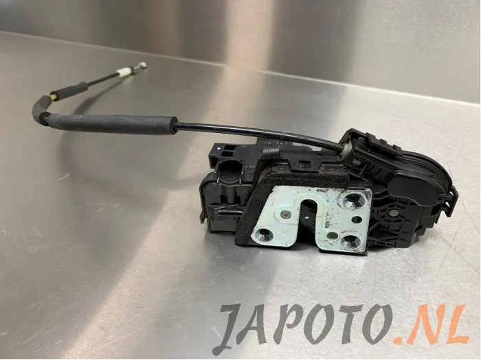 Front door lock mechanism 4-door, right Kia Soul