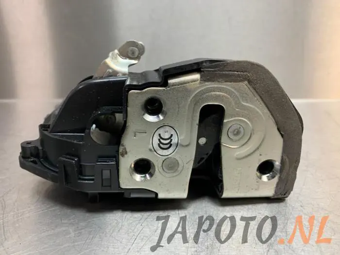 Rear door lock mechanism 4-door, left Toyota Prius