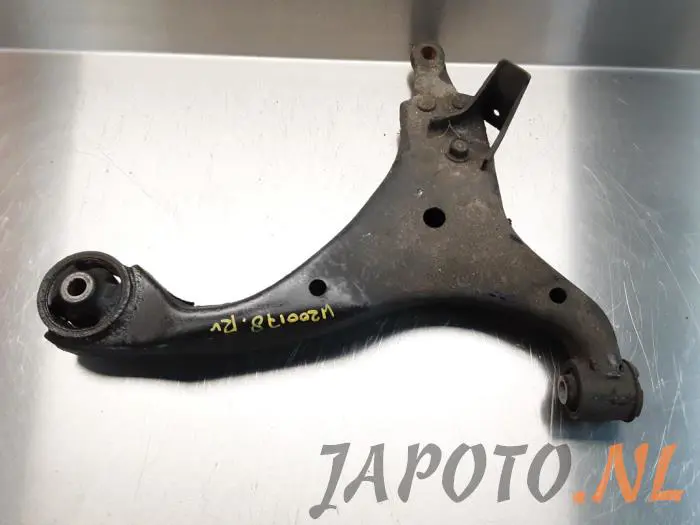 Front lower wishbone, right Kia Carens