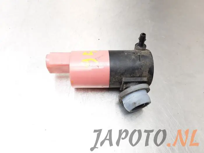 Rear screen washer pump Toyota Yaris