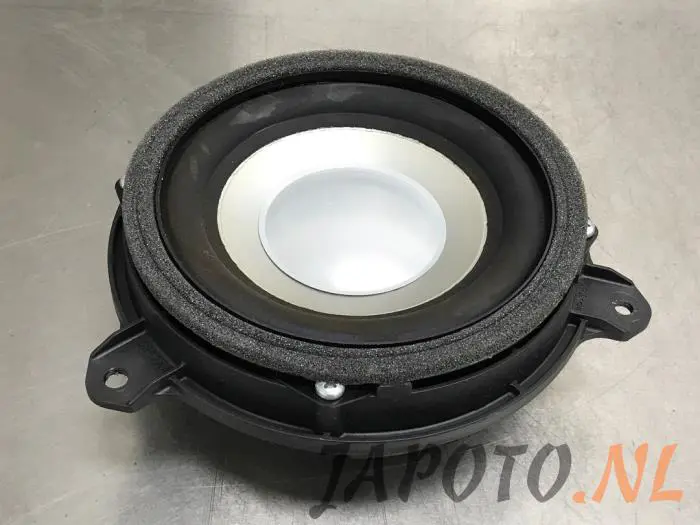 Speaker Lexus LS 600H