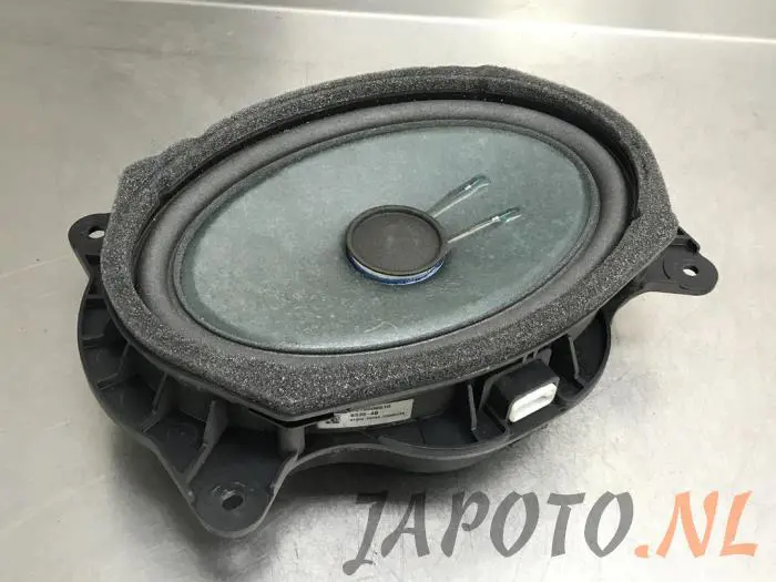 Speaker Lexus LS 600H