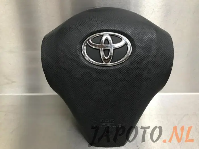 Left airbag (steering wheel) Toyota Yaris