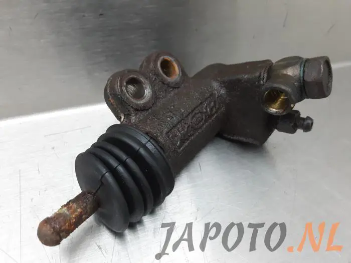 Clutch slave cylinder Kia Carens