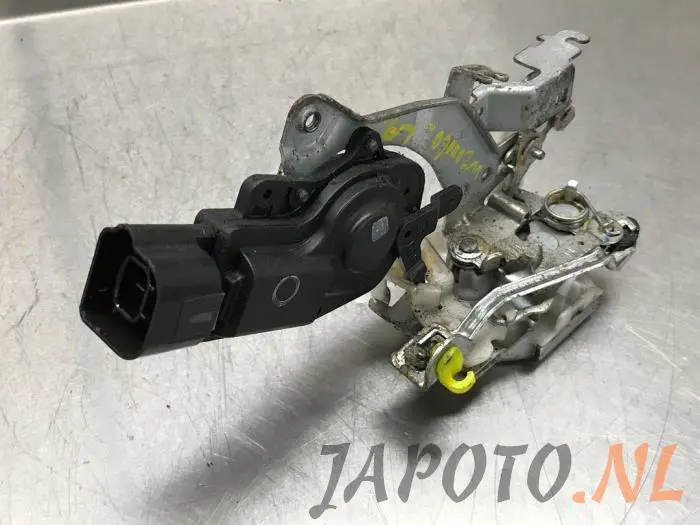 Rear door lock mechanism 4-door, left Daihatsu Trevis