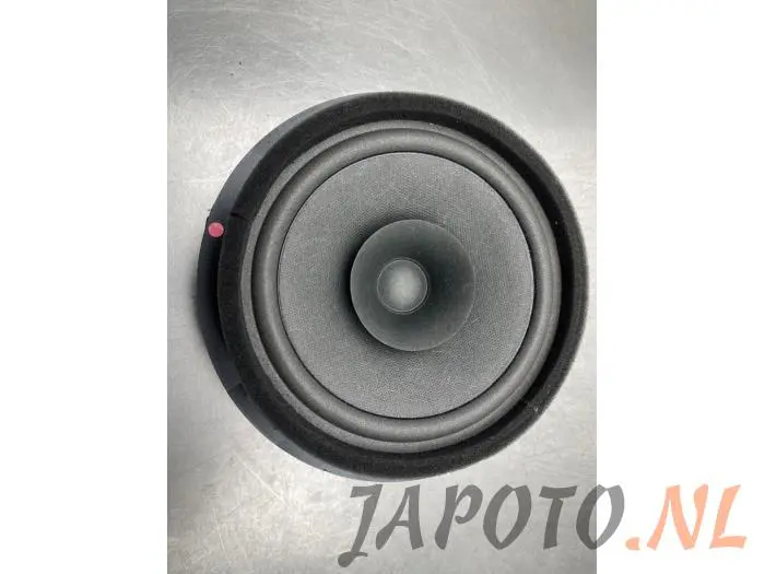 Speaker Suzuki Baleno