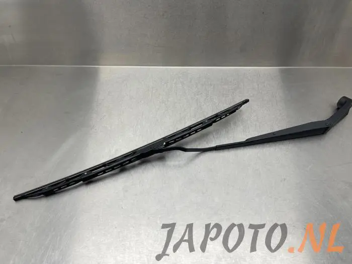 Front wiper arm Suzuki Baleno