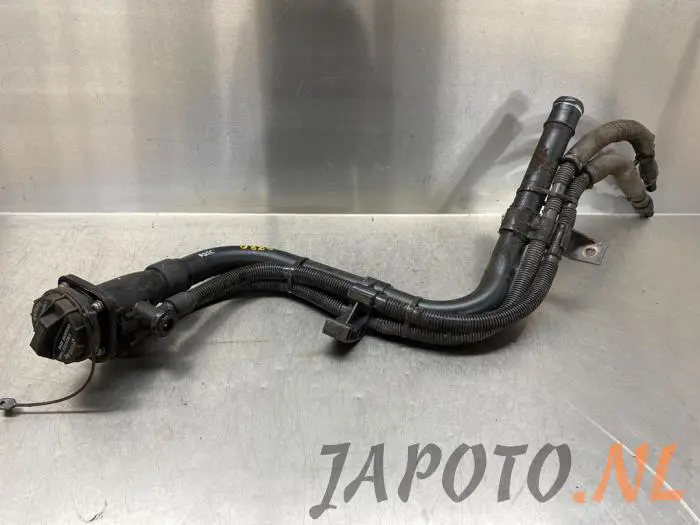 Fuel tank filler pipe Hyundai IX35