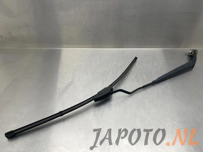 Front wiper arm Kia Rio