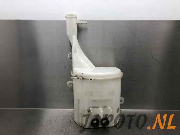 Front windscreen washer reservoir Toyota Yaris