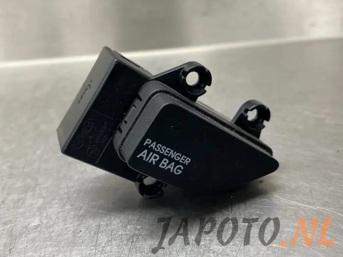 Airbag indicator light Kia Rio