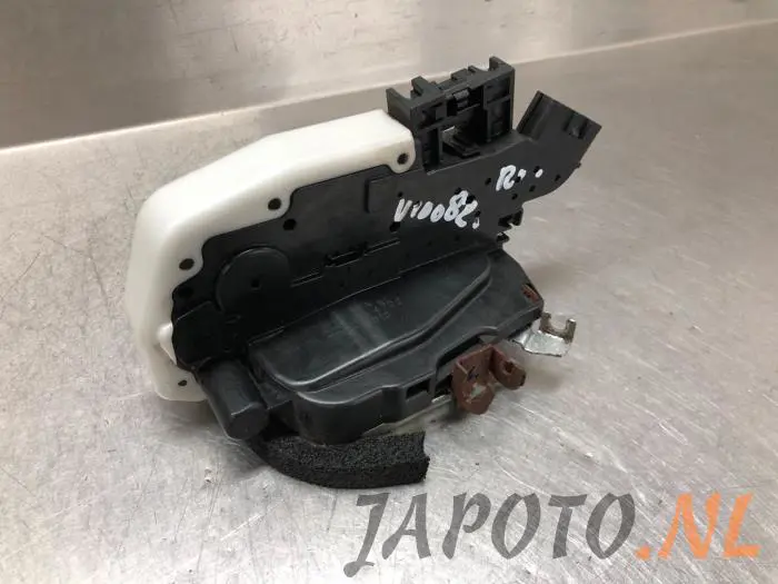 Front door lock mechanism 4-door, right Nissan Micra