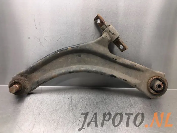 Front lower wishbone, left Nissan Qashqai+2