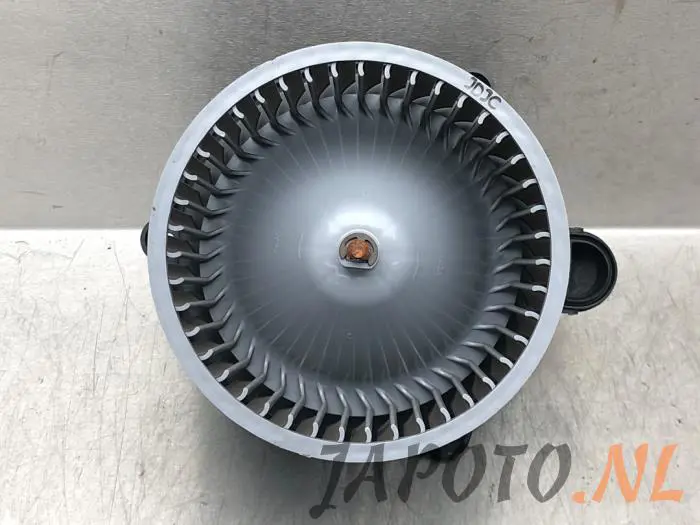 Heating and ventilation fan motor Kia Venga