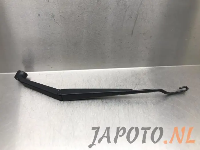 Front wiper arm Suzuki Celerio