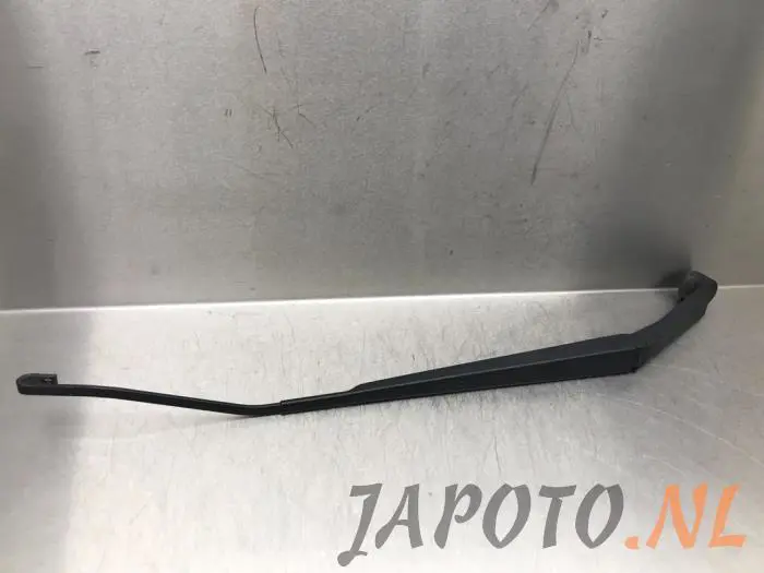 Front wiper arm Suzuki Celerio