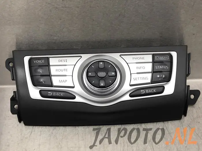 Radio control panel Nissan Murano
