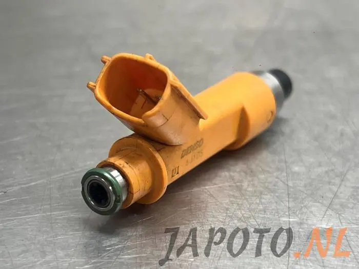 Injector (petrol injection) Daihatsu Materia