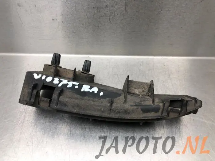 Rear bumper bracket, right Toyota Corolla Verso