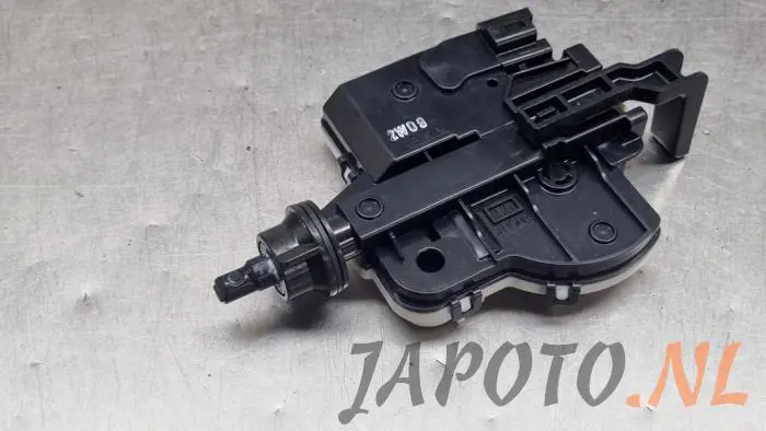 Tank flap lock motor Toyota C-HR