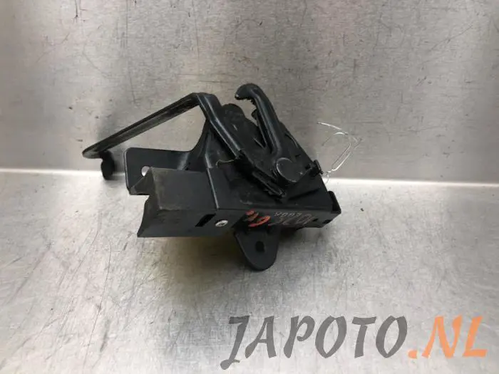 Bonnet lock mechanism Toyota Aygo