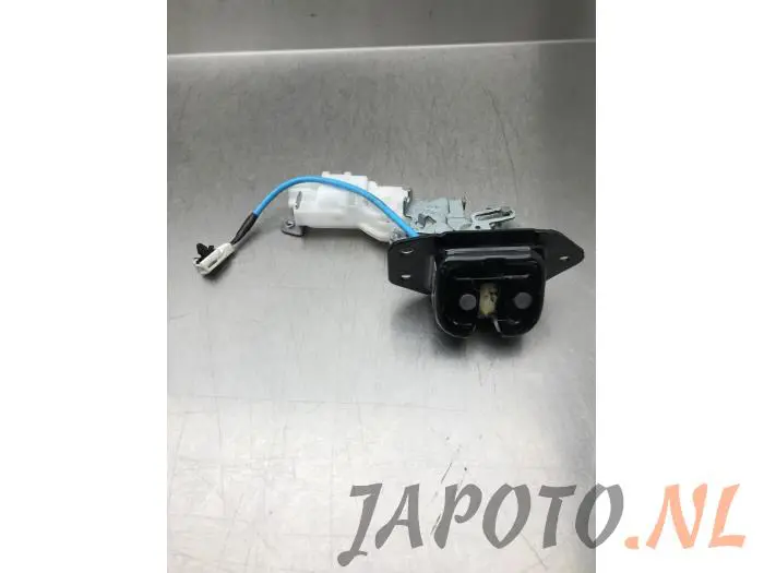 Tailgate lock mechanism Nissan Micra