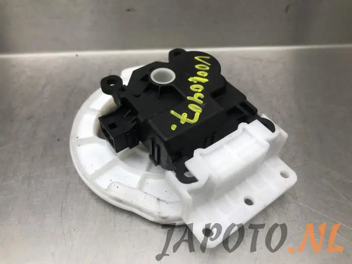 Heater valve motor Mazda CX-3