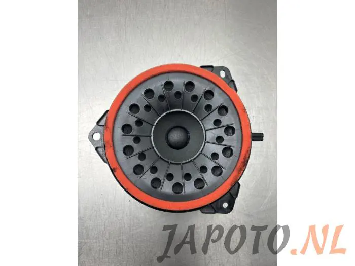 Speaker Toyota Rav-4