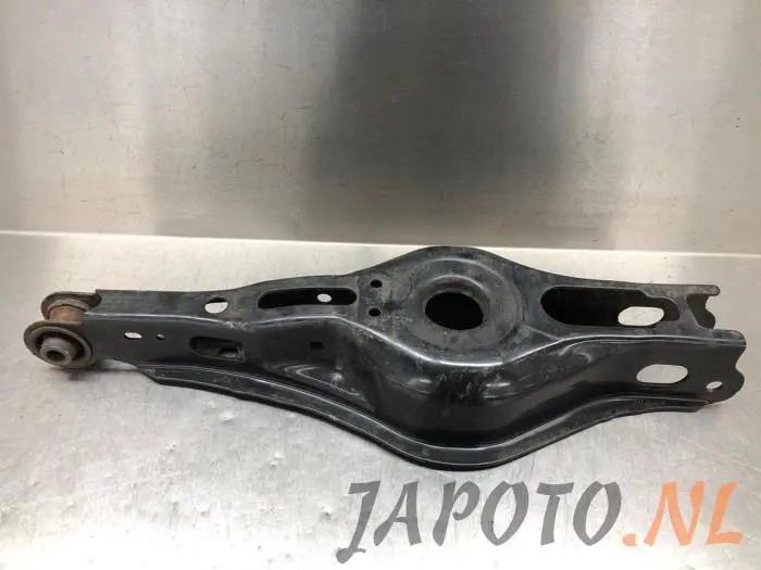 Rear lower wishbone, left Toyota Rav-4