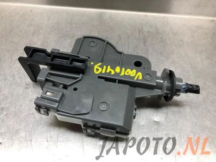 Tank flap lock motor Toyota Rav-4