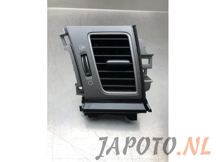 Air grill side Kia Niro