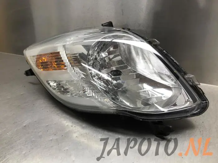 Headlight, left Toyota Yaris