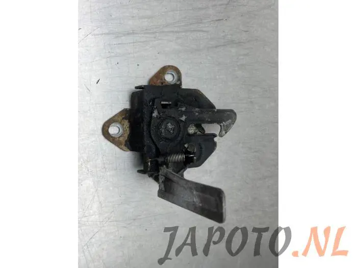 Bonnet lock mechanism Suzuki Swift