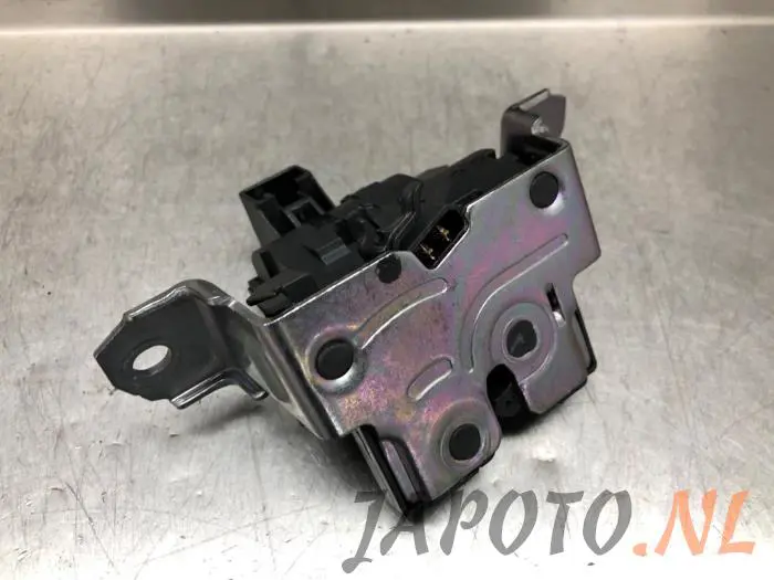 Tailgate lock mechanism Toyota Aygo